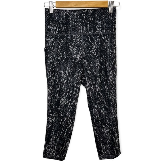 Athleta Salutation Stash Pocket Capri Printed 569824 Size Small - Picture 2 of 9